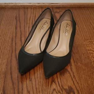 Black Pumps